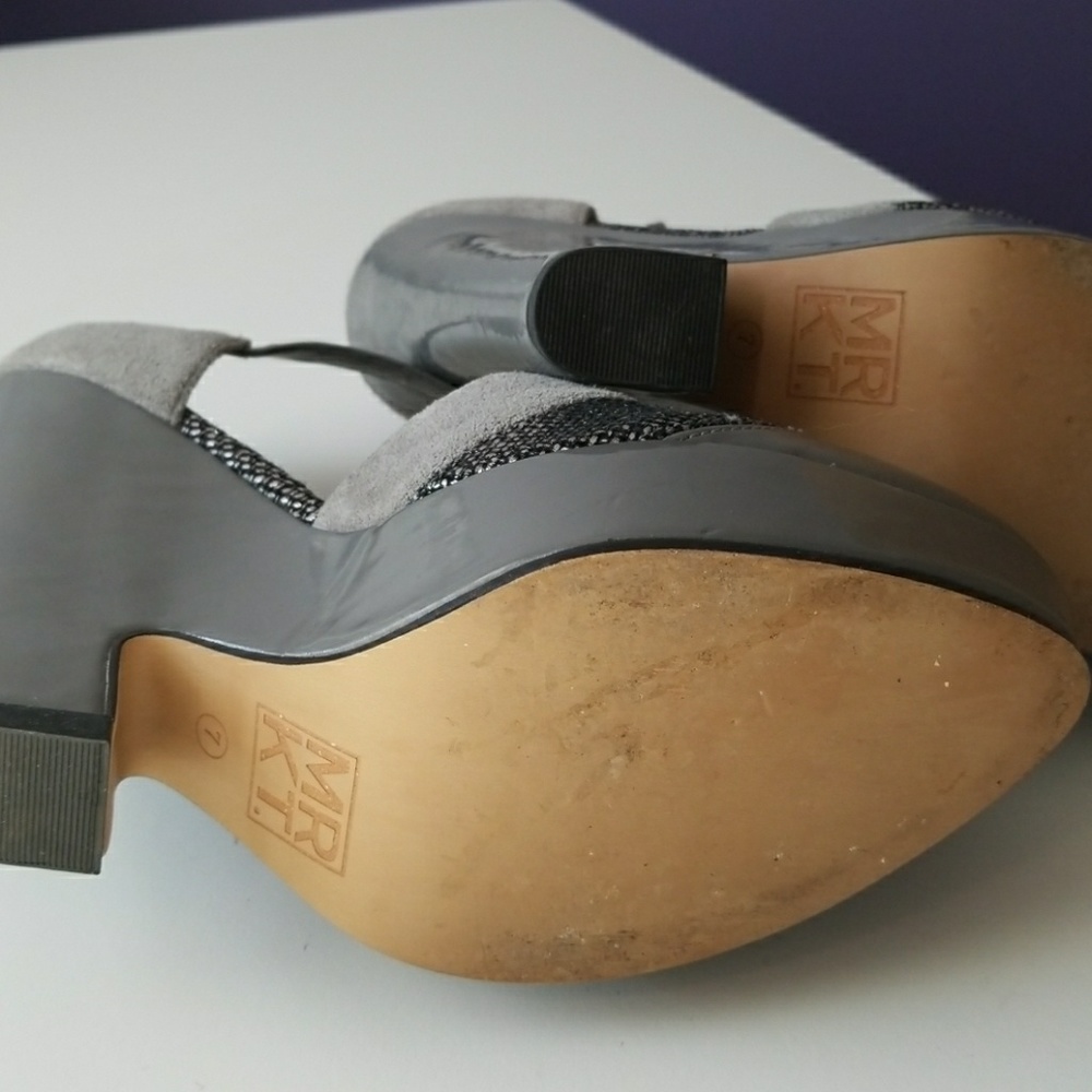 Shoes - Picture 7 of 8